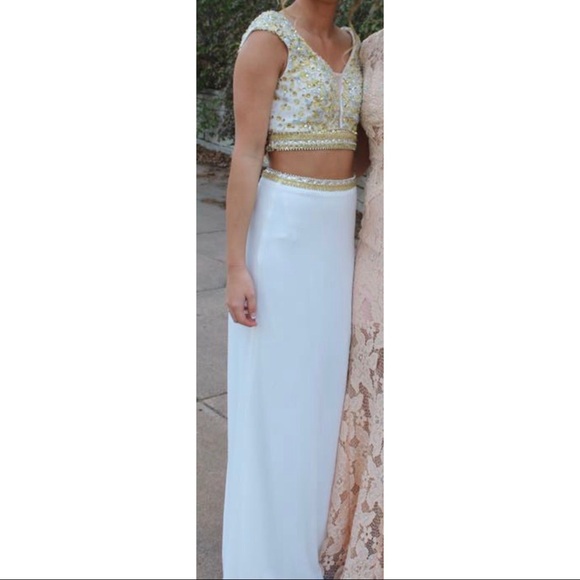 Selling my senior year prom dress!